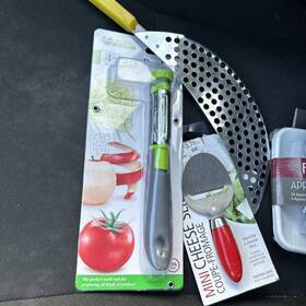 23685 Brite Concepts Culinary Fresh 4-in-1 Peeler Multi Tool Mini Cheese Slicer