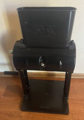 2516962 Cabelas Manual Jerky Slicer In Great Condition