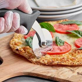 407pzctrbk25 Choice 2 1/2 Inch Pizza Cutter With Black Handle Food Service Grade