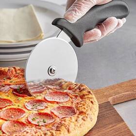 407pzctrbk4 Choice Commercial 4 Inch Pizza Cutter With Polypropylene Black Handle
