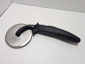 1502 Cutco Pizza Cutter Slicer With 3 Inch Dia Removable Blade Made In Usa