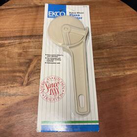 00372 Ekco Beige Nylon Pizza Cutter 2-5/8 Inch Diameter Blade 7-1/2 Length Nib