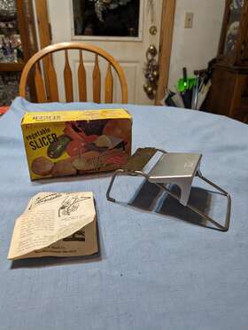 Feemsters 079848009008 Vintage Adjustable Feemster Famous Vegetable Slicer Original Box With Instructions