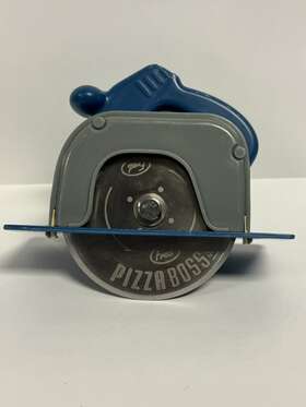 Fred & Friends 744110202717 Pizza Boss 3000 Circular Saw Wheel Fun Kitchen Utensil Cutter