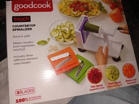 10806 Goodcook Veggie Spiralizer With Interchangeable Blades