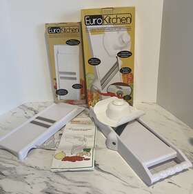Gourmet 811782006490 Original Euro Kitchen Professional Chef S Slicer And Shredder Handle -white