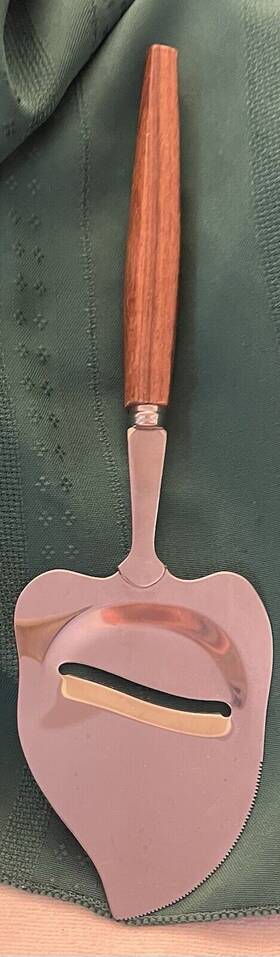Mcm9 Kane Kutlery Vintage Cheese Slicer Stainless Leaf Shaped Wood Handle Mcm 9.5 Inch