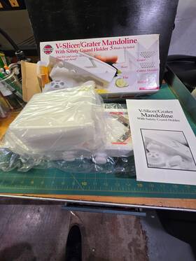 Norpro 028901003081 #308 V Slicer Grater Mandoline 5 Ss Blades With Safety Gaurd Holder New
