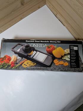 Ss070 Oneida Stainless Steel Mandolin Slicer Set 5 Blades Safe Holder Dishwasher
