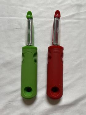1061242 Oxo Lot Of 2 Good Grips Serrated Peeler - Stainless Steel Dishwasher Safe