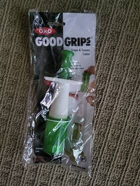 11122300 Oxo Good Grips Grape And Tomato Cutter Geen White