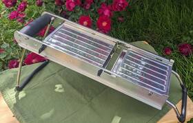 Paderno 011242000427 World Cuisine French Professional Stainless Steel Mandoline With Case