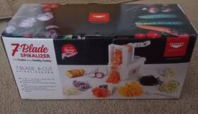 A4982807 Paderno World Cuisine 7 Blade Spiralizer