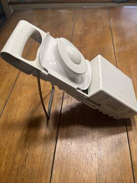 Pampered Chef 033301010874 Ultimate Mandolin #1087 Comes With 4 Different Blades Retired