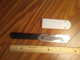 1126 Pampered Chef 1125/1126 Cheese Knife #1126/1125 Slicer Spreader Sleeve