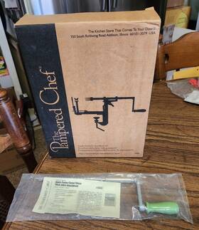 2433 Pampered Chef #2430 #2433 Apple Peeler Corer Slicer And Thick Slice Attachment New