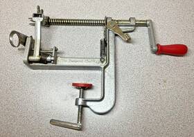 Pampered Chef W-47 The - Apple Peeler/corer/slicer