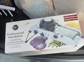 82601042 Progressive International Pl8 Professional Mandoline Slicer Adjustable Straight Waffle Julienne 7373 New