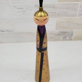 2106133 Pylones Paris Samurai Vegetable Potato Peeling Knife Asian Standing Figure From France