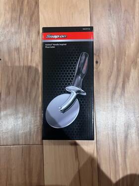 Ssx25p116 Snap-on Instinct Handle Inspired Pizza Cutter