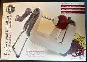 Pl8-1099 Spiralizer Pl8 Professional New In Box - 3 Spiral Options