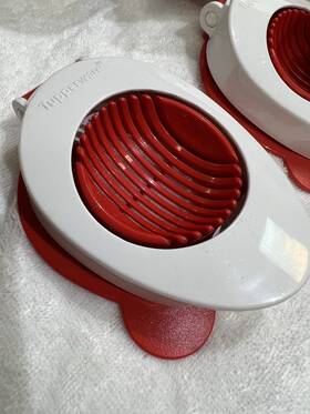 4598b-2 Tupperware New Egg Slicer Red / White #4598b-2 - In Factory Packaging