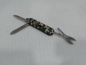 Victorinox 611160004949 Newmissingbox - Classic Sd Swiss Army Pocket Knife Camoflage 58mm
