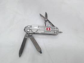 Victorinox 611160007377 Usedverygood - Signature Lite Keyring Swiss Army Knife Silvertech