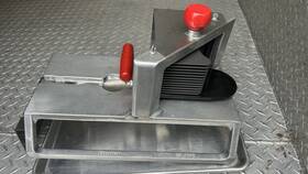 15103 Vollrath Insta Slice Tomato Slicer 1/4 In Scalloped Blades