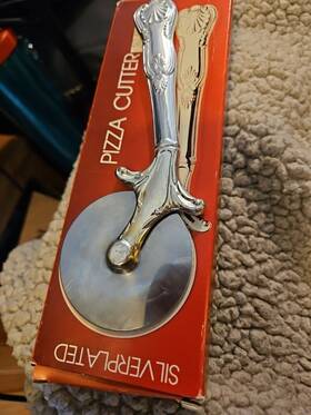 F-8386 W A Rogers F B Silverplate Rotary Pizza Cutter Stainless Steel Blade In Box