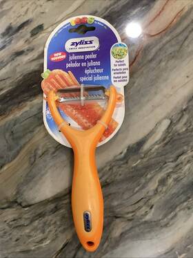 30700 Zyliss Swiss Innovation Julienne Peeler New Item