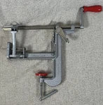 Pampered Chef Apple Peeler Corer Slicer Clamp On Hand Crank Peeling Tool. Fixed Price $17.49.
