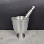 Vtg Cast Aluminum Mortar & Pestle Spice Guacamole Manual Kitchen Grinder Tool. Fixed Price $29.50.