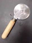 Vintage Pizza Cutter American Metalcraft PC-7400 Stainless Japan Rust Corroded. Fixed Price $9.95.