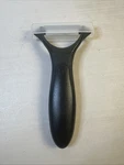 Pampered Chef Serrated Peeler Black Gently Used. Fixed Price $8.42.