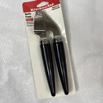 Kitchenaid Garlic Press In Black KA2132OBP Gadget Dishwasher Safe Chef. Fixed Price $14.99.