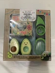 New! The Modern Gourmet Guacamole Making Kit Avocado Tool & Shakers Gift. Fixed Price $14.55.