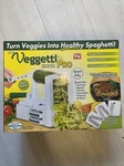 Veggetti Pro Top Spiral Vegetable Cutter Low Carb Zucchini Spaghetti Salad. Fixed Price $13.00.