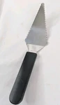 Slice #1166 The Pampered Chef Serrated Pie Cake No Cover Server. Fixed Price $10.99.