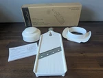 Pampered Chef Simple Slicer #1099 New In Box. Fixed Price $26.99.