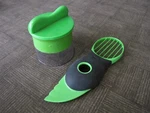 Oxo Kitchen Utensils Lot Of 2: Spiralizer (hand-held) / 3-IN-1 Avocado Slicer. Fixed Price $7.99.
