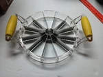 8" Pie Melon 12 Slicer Pineapple Lucite Stainless Steel Soft Handles.. Fixed Price $9.98.