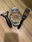 Set Of 3 Pampered Chef Kitchen Utensils Serrated Peeler, Spatula, Apple Wedger. Fixed Price $10.00.