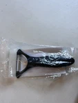Julienne Peeler Pampered Chef #1115 Serrated With Cover Retired. Fixed Price $14.99.