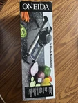 Oneida V-blade Mandoline 5 Different Slicing Plate. Fixed Price $12.00.