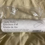 New The Pampered Chef White Silicone Garlic Peeler 2577 Sealed. Fixed Price $9.89.
