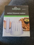 Fox Run Blooming Onion Cutter Fried Blossom Maker Plastic Kitchen Tool New. Fixed Price $10.00.
