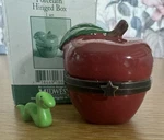 Phb Midwest Apple Box With Worm Trinket,. Fixed Price $65.00.