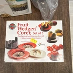 Norpro Fruit Wedger/corer Set Interchangeable Blades Model 5131 Red. Fixed Price $12.50.