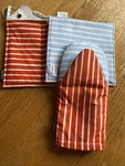 Marimekko Piccolo Oven Mitten And 2 Pot Holder Set, Red White Blue Stripe. Fixed Price $39.99.